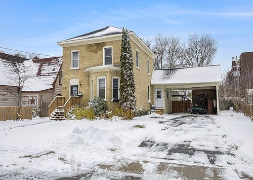 {{alt}} | Card Image