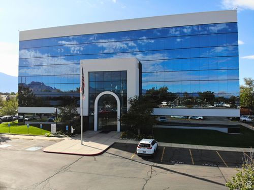 392 E Winchester St, Murray, UT, 84107-7592 | Card Image