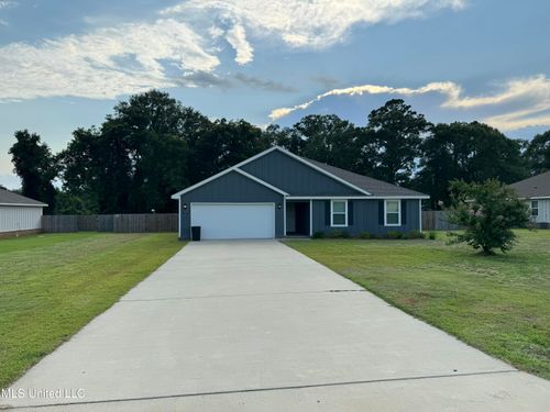 140 Magnolia Farms Dr, Lucedale, MS, 39452-1200 | Card Image
