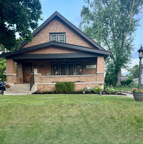 817 Center Ave, Oostburg, WI, 53070-1335 | Card Image