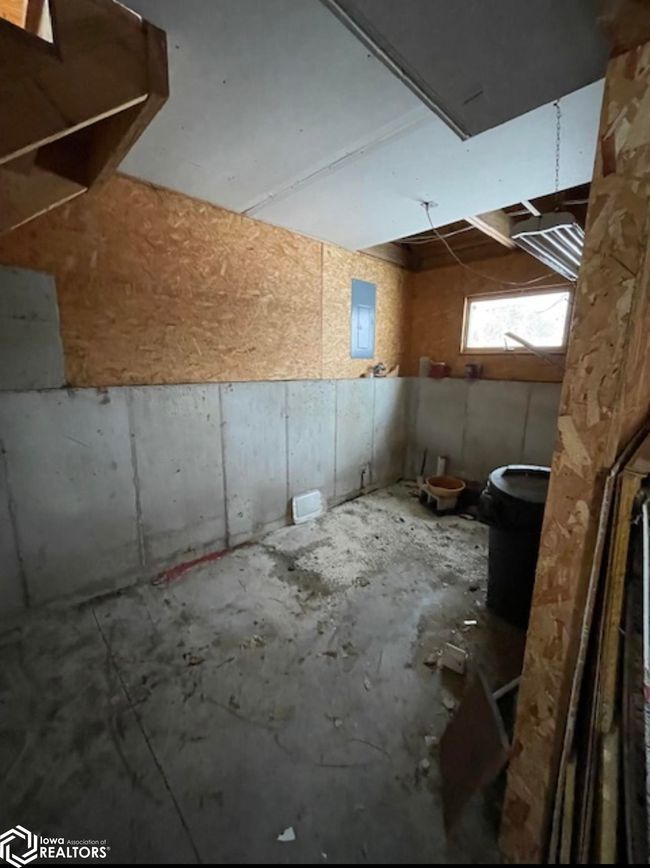 304 S Market St, House other with 3 bedrooms, 2 bathrooms and null parking in Rock port MO | Image 43