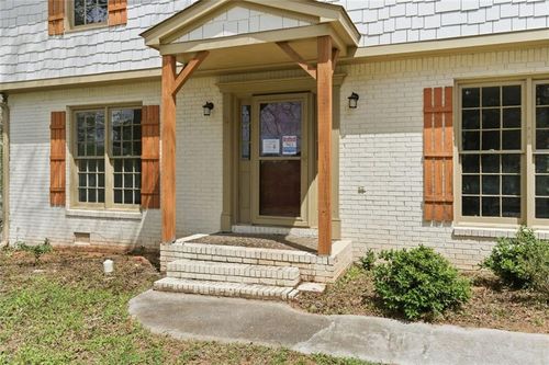 532 Valley Woods Cir Se, Conyers, GA, 30094-3866 | Card Image