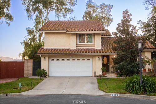 1129 Heatherview Dr, Oak Park, CA, 91377-3924 | Card Image