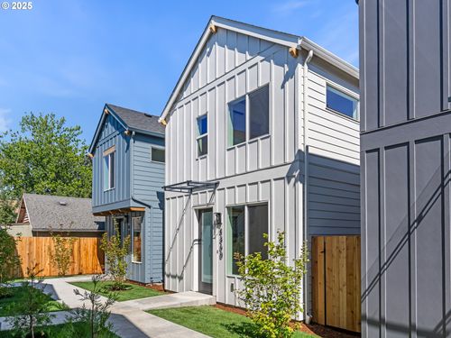 4360 Ne Going St, Portland, OR, 97218-1624 | Card Image