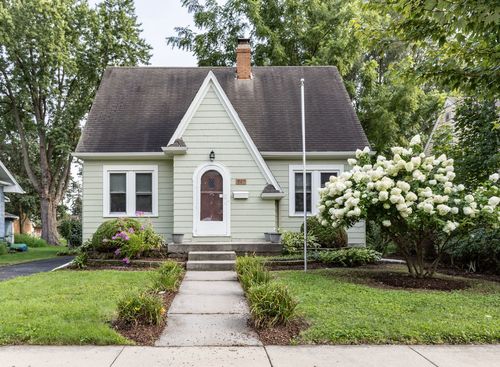 869 Shuler St, Elgin, IL, 60123-6152 | Card Image
