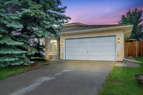 28 Hunters Crescent, Okotoks, AB, T1S1K8 | Card Image