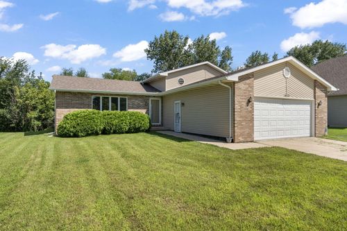 1308 W 82nd Pl, Merrillville, IN, 46410-5271 | Card Image