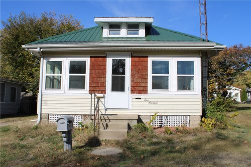 419 W South 2nd St, Shelbyville, IL, 62565-2113 | Card Image