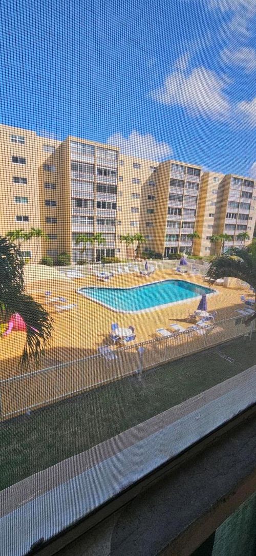302-421 Ne 14th Ave, Hallandale Beach, FL, 33009-7480 | Card Image