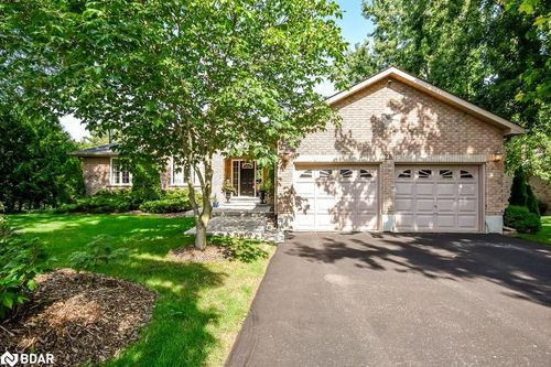 {{alt}} | Card Image