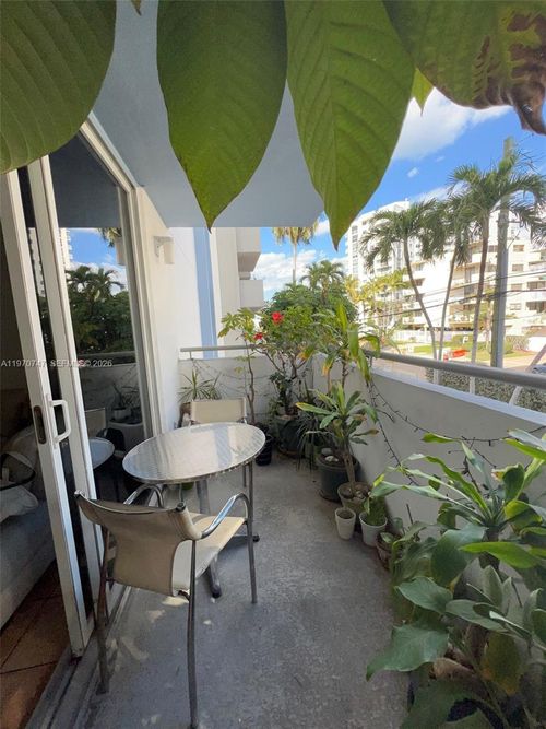 203-1658 Bay Rd, Miami Beach, FL, 33139-2136 | Card Image