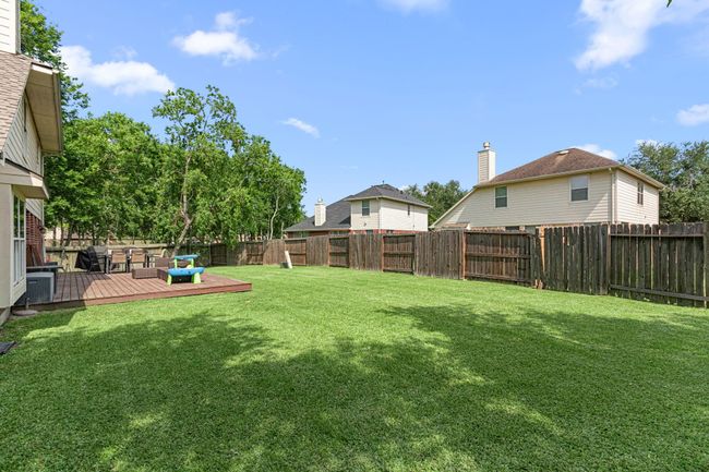 Large back yard | Image 27