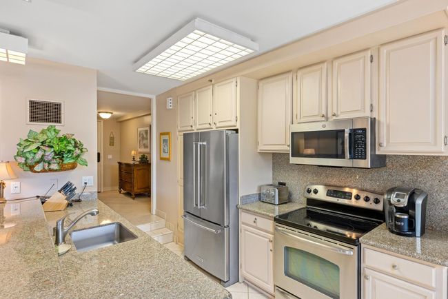 603 - 50 Nohea Kai Dr, Condo with 1 bedrooms, 2 bathrooms and null parking in Lahaina HI | Image 5