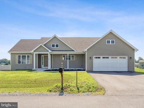 599 Duckwoods Ln, MARTINSBURG, WV, 25403-2610 | Card Image