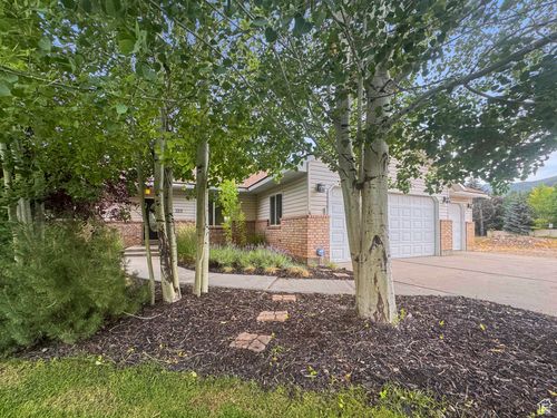 325 Burgi Ln, Midway, UT, 84049-6622 | Card Image