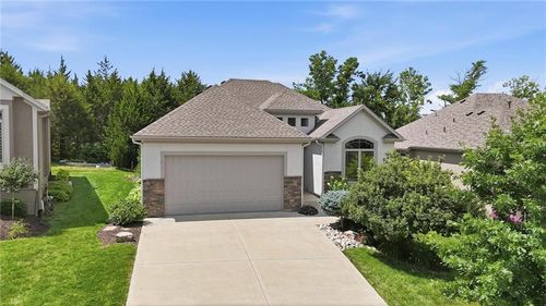 9892 Hollis Ln, Shawnee, KS, 66227-4901 | Card Image