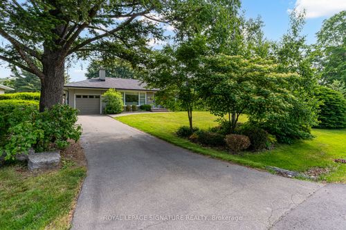 383 Maplehurst Ave, Oakville, ON, L6L4Y3 | Card Image