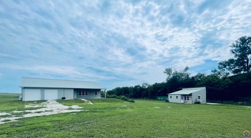 15098 Edwards Rd, Valley Falls, KS, 66088-5211 | Card Image