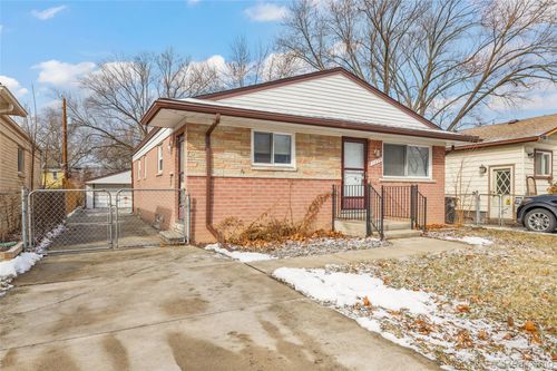 7435 Arcola St, Westland, MI, 48185-2667 | Card Image