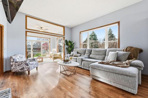 15025 Everleigh Cir, Rosemount, MN, 55068-5525 | Card Image