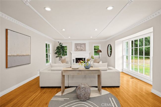 Living Room | Image 9