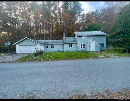 18 Mccune Pl, Wurtsboro, NY, 12790-7622 | Card Image