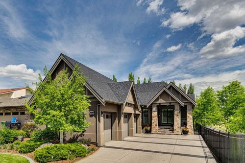 994 Shawnee Dr Sw, Calgary, AB, T2Y2T9 | Card Image
