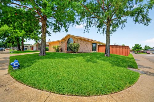 9339 Crimnson Ct, Dallas, TX, 75217-8662 | Card Image