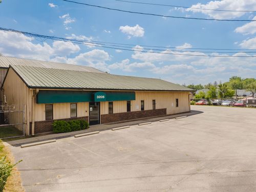 3205 7th Street Road, Louisville, KY, 40216 | Card Image