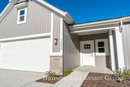 46-1422 Center Hill Rd, Lowell, MI, 49331-8309 | Card Image