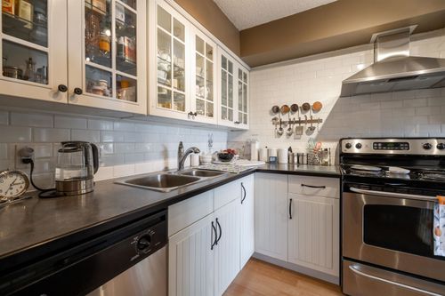 301-1389 Winter St, White Rock, BC, V4B3Y2 | Card Image