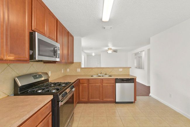 Kitchen | Image 13