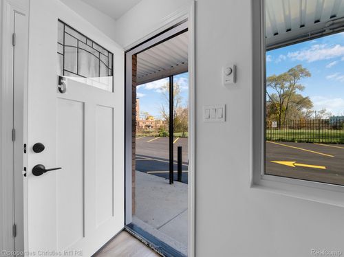 apt-16-44 Highland St, Highland Park, MI, 48203-5806 | Card Image