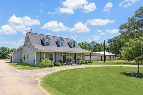 1170 Woody Ln, Sealy, TX, 77474-8607 | Card Image