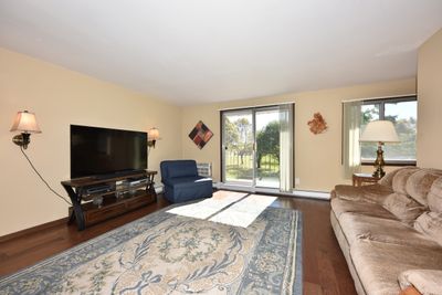 6175 W Howard Ave, Condo with 1 bedrooms, 1 bathrooms and null parking in Greenfield WI | Image 3