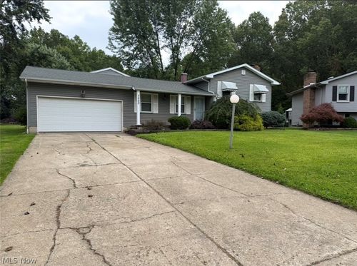 7523 Jaguar Dr, Youngstown, OH, 44512-5307 | Card Image