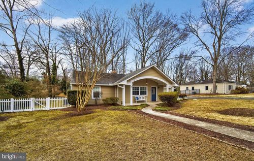 7716 Frances Dr, ALEXANDRIA, VA, 22306-2817 | Card Image