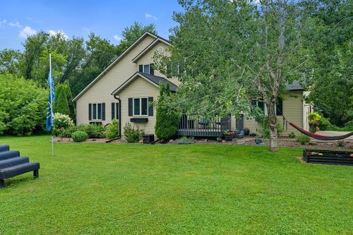 W7011 Paulson Rd, Holmen, WI, 54636-9004 | Card Image