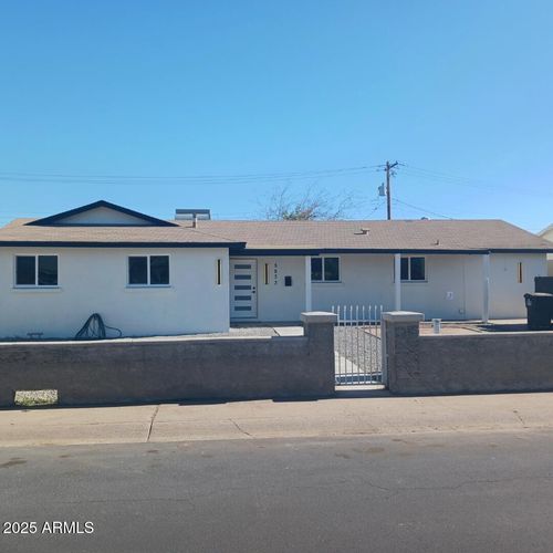 5833 W Rosewood Ln, Phoenix, AZ, 85031-1644 | Card Image