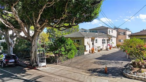 3017 4th St, Santa Monica, CA, 90405-5576 | Card Image