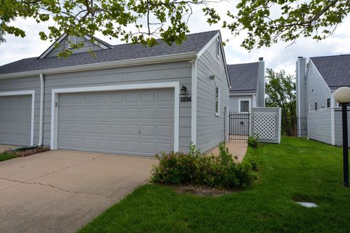 1034 N Bayshore Dr, Wichita, KS, 67212-2888 | Card Image
