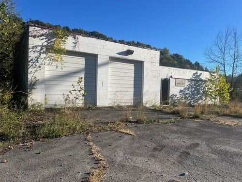 4821 Ky Route 404, Prestonsburg, KY, 41653 | Card Image