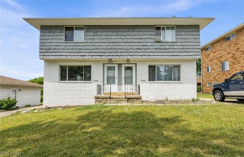 8215 Crudele Dr, Garfield Heights, OH, 44125-2040 | Card Image