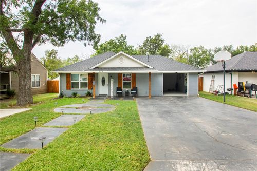 106 S 4th St, Celeste, TX, 75423-8700 | Card Image