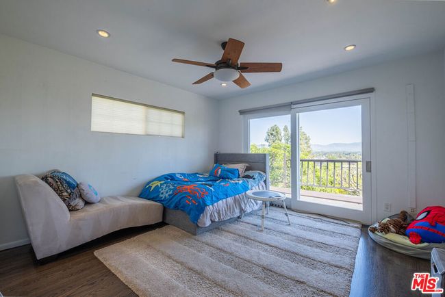 14563 Round Valley Dr, House other with 4 bedrooms, 2 bathrooms and 2 parking in Sherman Oaks CA | Image 15