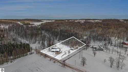 23736 110th Ave, Tustin, MI, 49688-8637 | Card Image