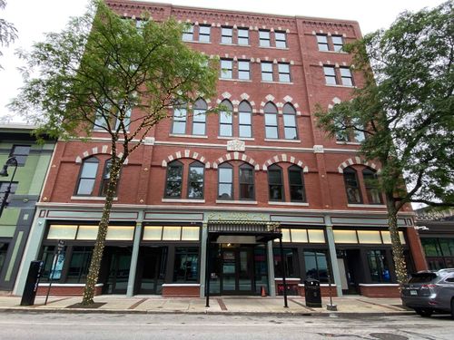 apt-202-83 Hanover St, Manchester, NH, 03101-2216 | Card Image