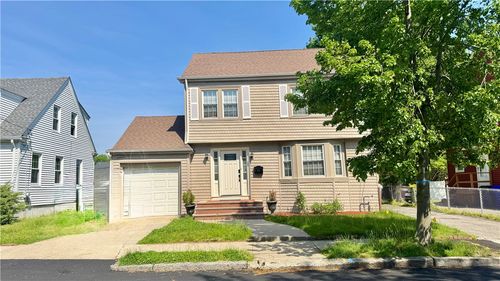 175 Canton St, Providence, RI, 02908-4246 | Card Image