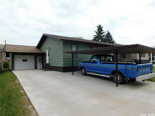 217 5th Ave W, Assiniboia, SK, S0H0B0 | Card Image