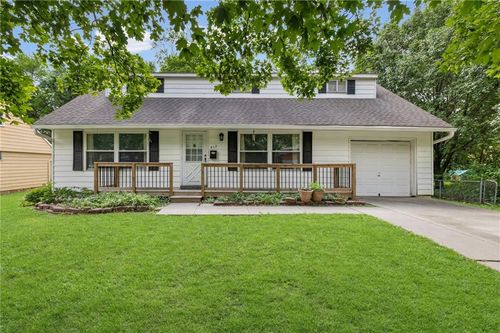 912 Ridge Dr, Belton, MO, 64012-3129 | Card Image